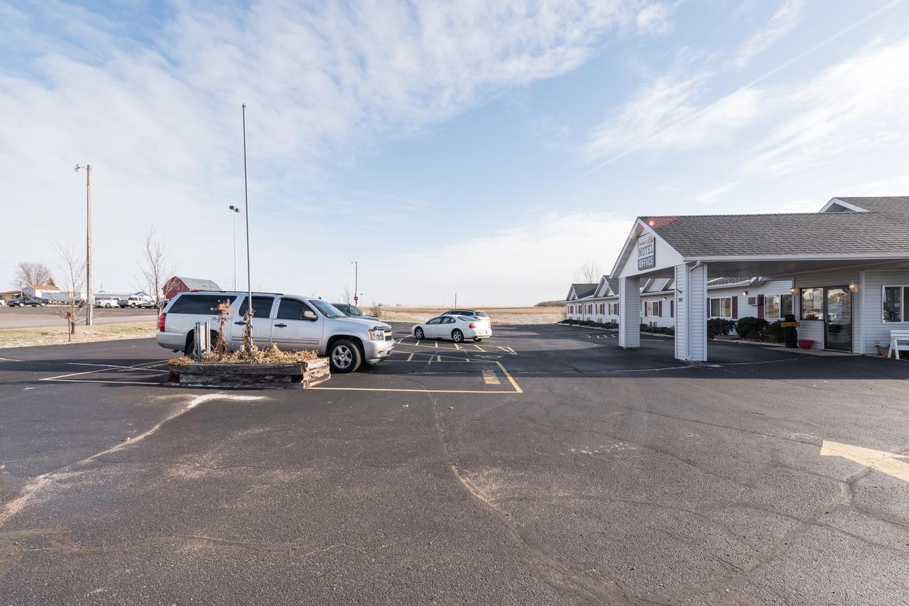 Countryside Motel - Cadott Exterior photo